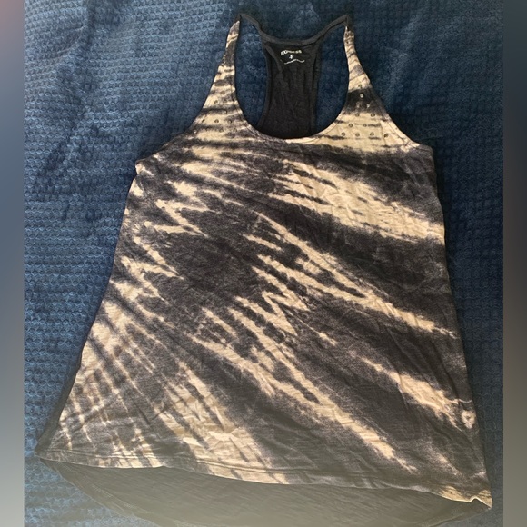 Razor back abstract print tank with stud details. EUC. - Picture 3 of 5